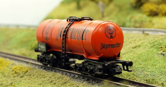 1931 Fleischmann N 8480 - Tankwagen J�germeiste 1 - Stirn - Internet gross