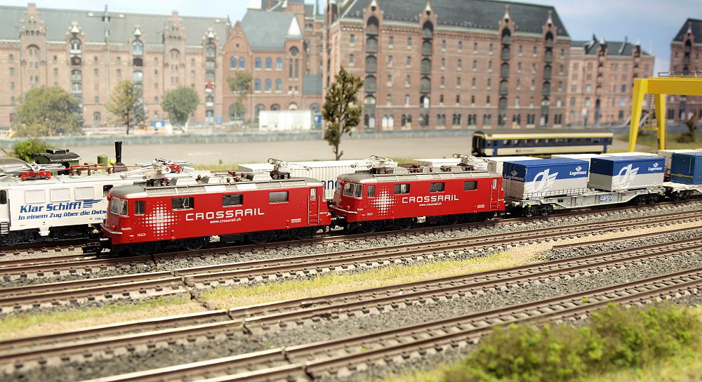 1750 crossrail Re 436 114-3 Natalie und 1749 crossrail Re 436 115-0 Ivon