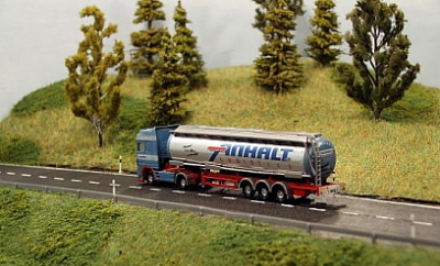 11 HERPA Tank-Sattelzug Anhalt hinten