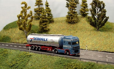12 HERPA Tank-Sattelzug Anhalt