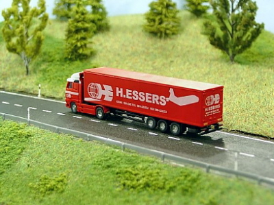 18 ROCO Gardinenplanen-Sattelzug ESSERS hinten