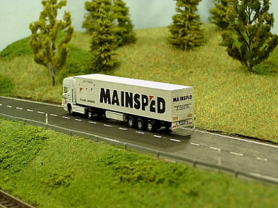 21 HERPA Gardinenplanen-Sattelzug MAINSPED hinten