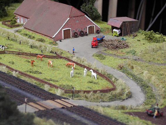 Idylle an der Bahnstrecke